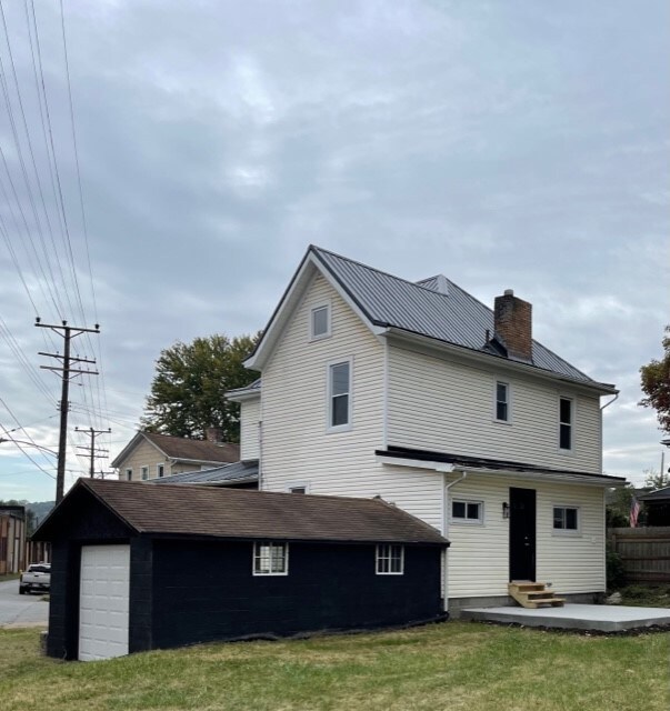 202 Short 10th St, Beaver Falls, PA 15010 - photo 6