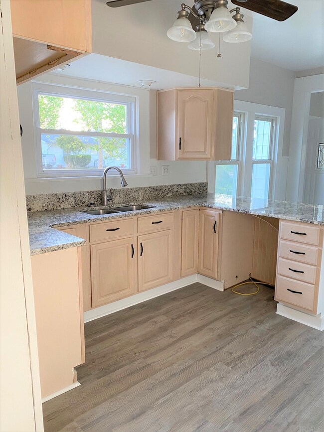 309 11th St NE, Linton, IN 47441 - photo 4