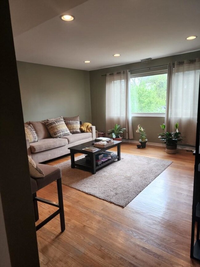 1314 Main St unit 3C, Evanston, IL 60202 - photo 5