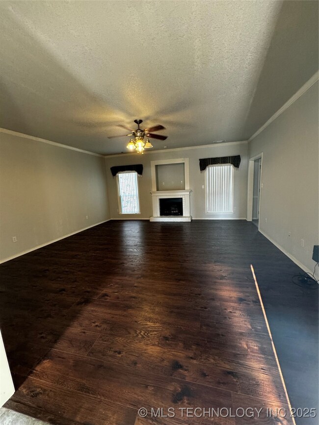 1204 S Hummingbird Ln, Skiatook, OK 74070 - photo 2