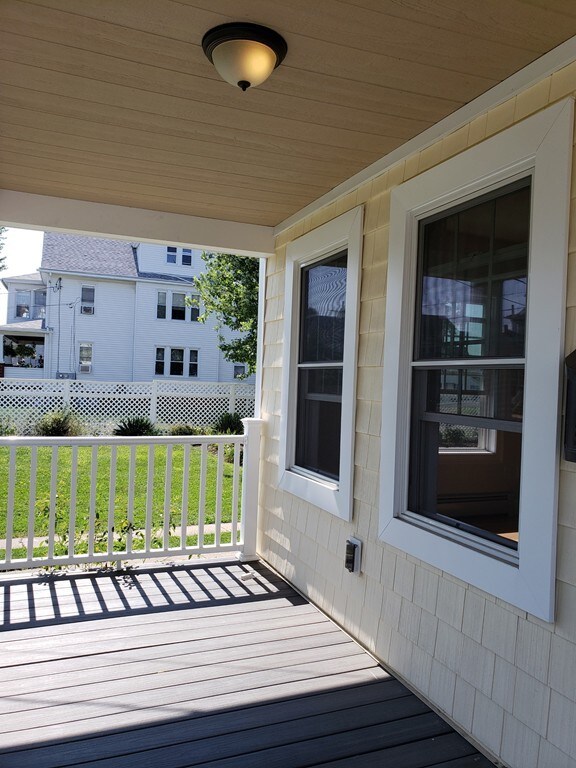 24 Marion St, Chicopee, MA 01013 - photo 6