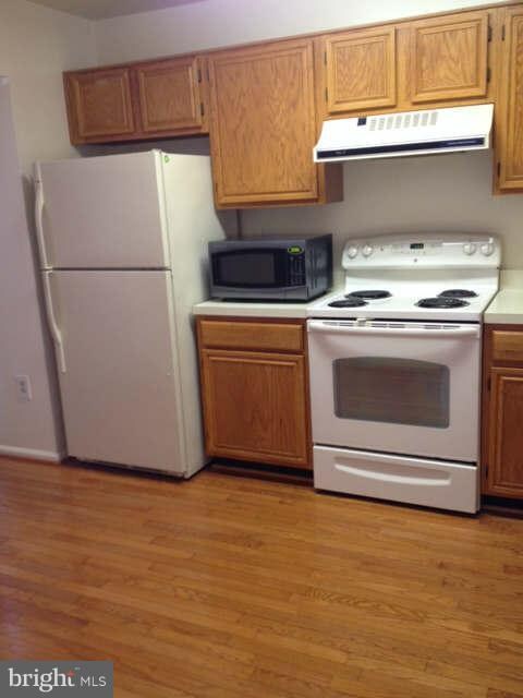 13942 Gunners Place, Centreville, VA 20121 - photo 7