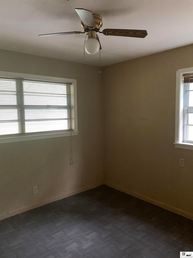 9414 Pridgeon St, Bastrop, LA 71220 - photo 4