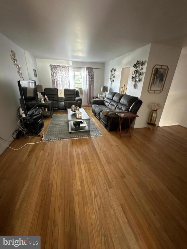 2550 Grant St, Reading, PA 19606 - photo 6