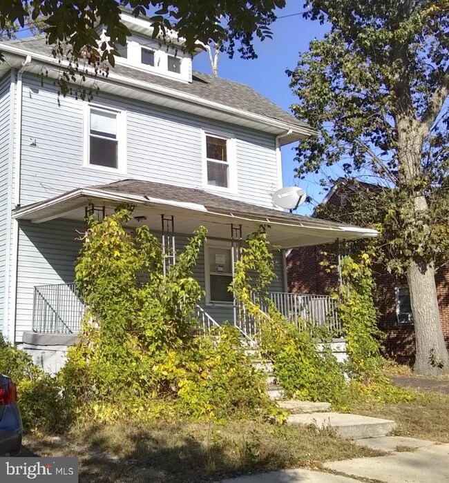 216 W Grape St, Vineland, NJ 08360 - photo 2