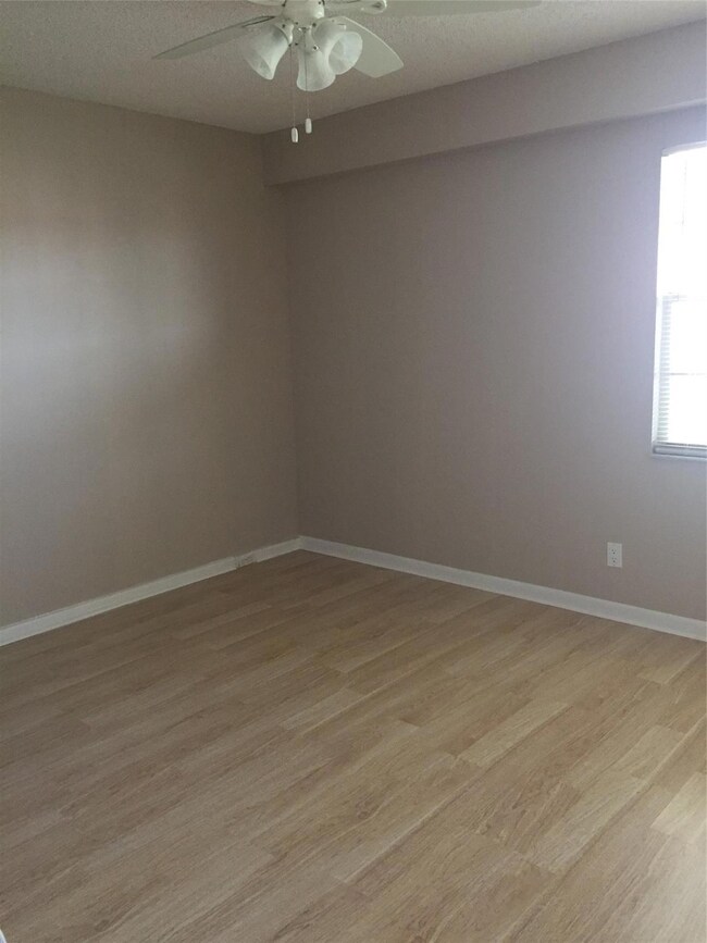 1100 SW 128th Terrace unit U402, Pembroke Pines, FL 33027 - photo 5