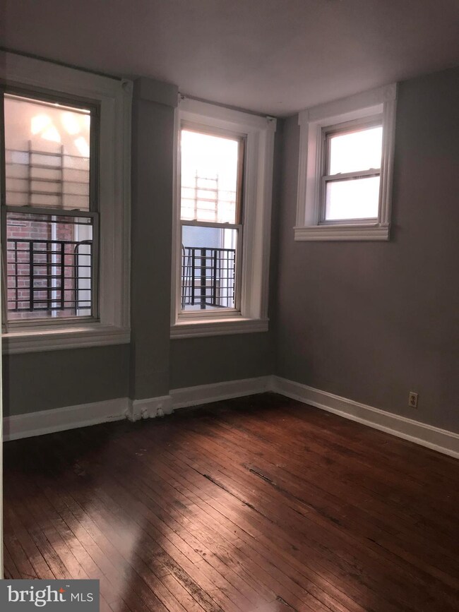 1005 N Charles St unit 2D, Baltimore, MD 21201 - photo 3