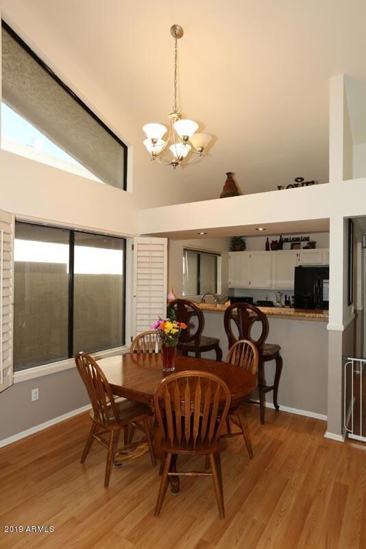 Eat-in Kitchen