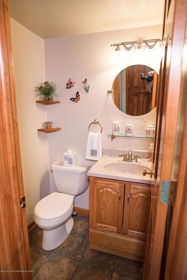 Half Bath_HDR