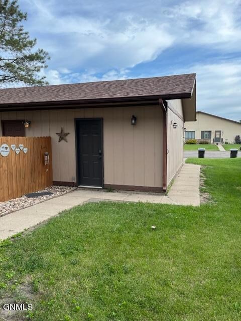 804 14th St NE, Jamestown, ND 58401 - photo 3