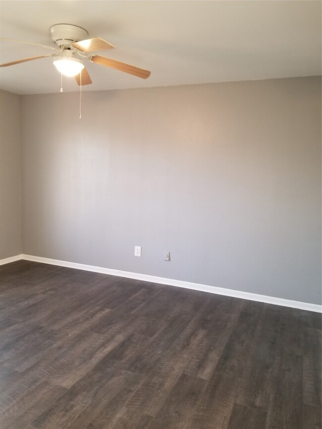 115 Commerce St unit 11, Magnolia, TX 77355 - photo 6