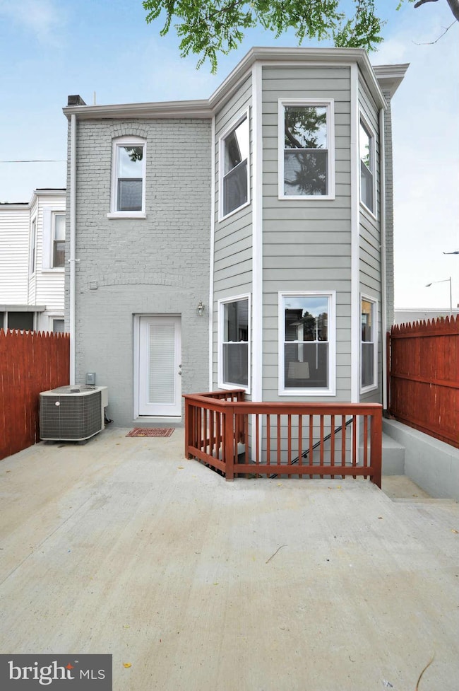 453 Irving St NW, Washington, DC 20010 - photo 4