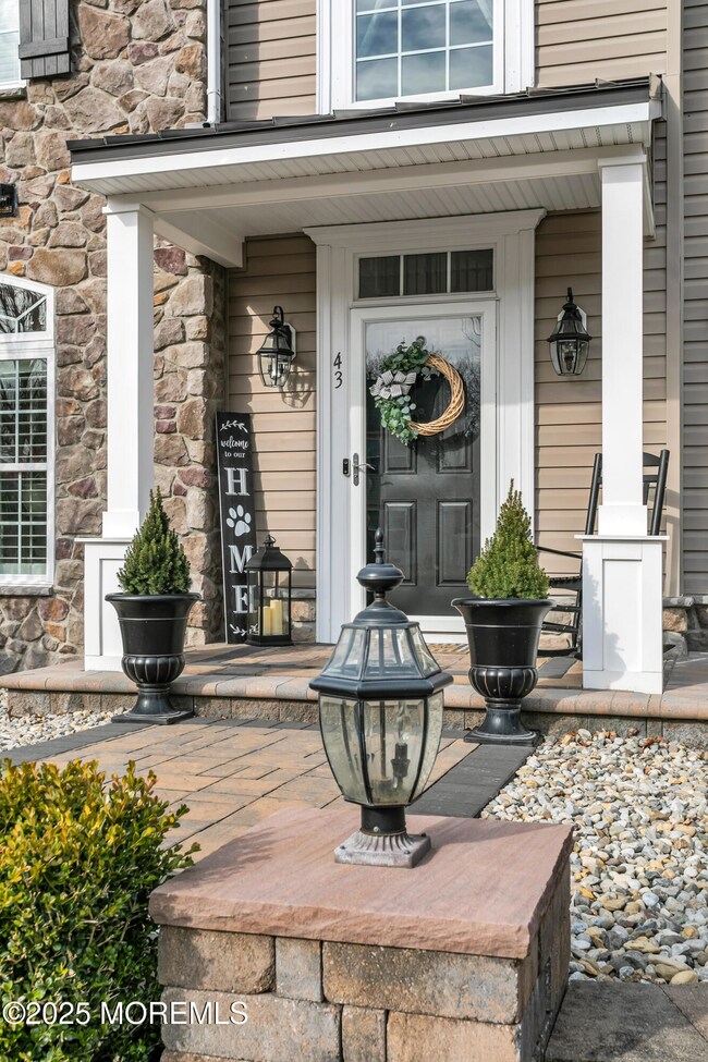 43 Carriage Way