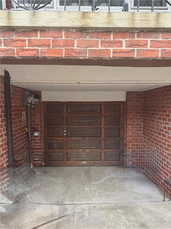 Exterior Garage and private parking