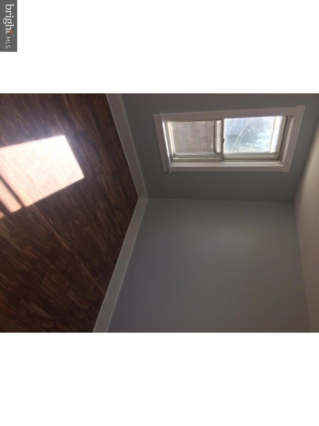 211 Magnolia St, Beverly, NJ 08010 - photo 2