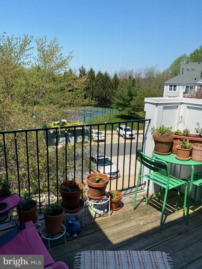 10024 Vanderbilt unit 9-14, Gaithersburg, MD 20878 - photo 4