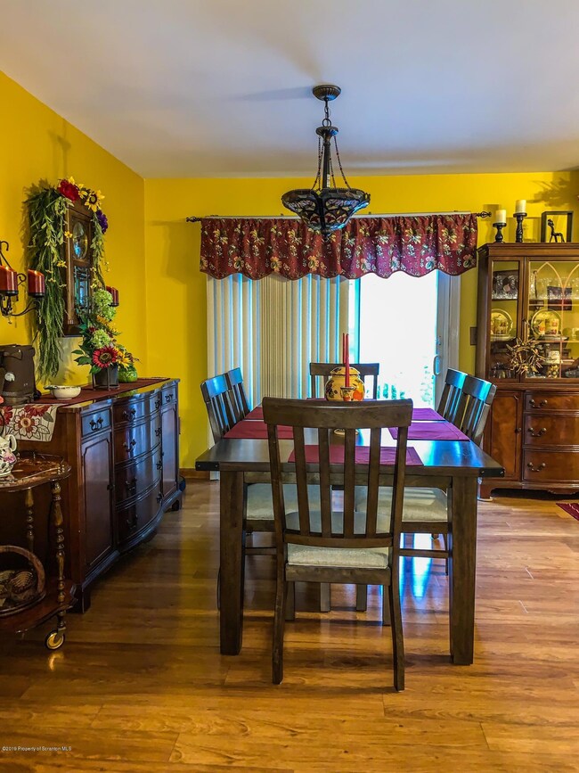 1233 N Sumner Ave, Scranton, PA 18508 - photo 7