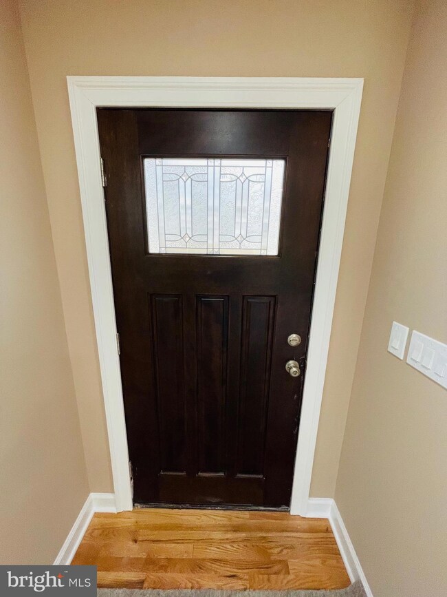 3804 Inverness Dr, Chevy Chase, MD 20815 - photo 2