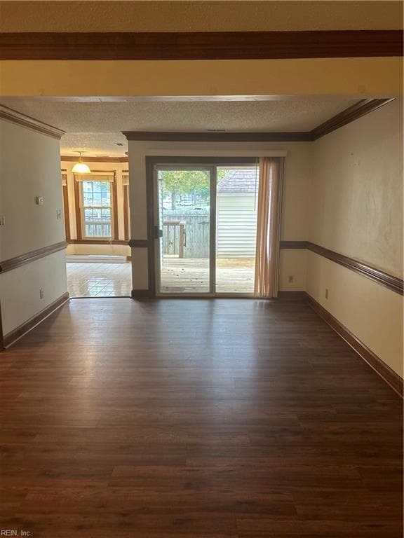 740 Lord Dunmore Dr, Virginia Beach, VA 23464 - photo 7