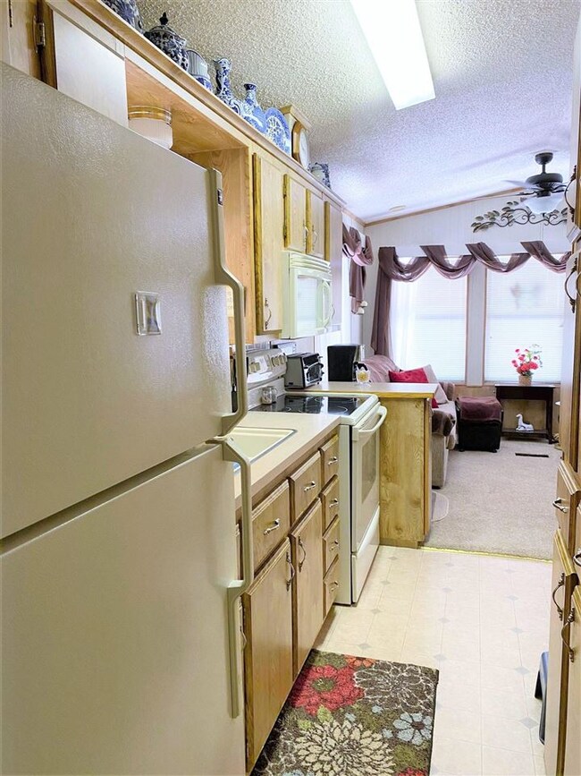 13328 E 47th Dr, Yuma, AZ 85367 - photo 6