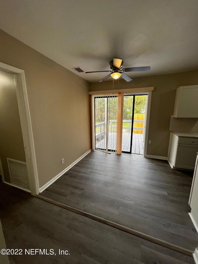 2425 Dolphin Ave unit A, Jacksonville, FL 32218 - photo 6