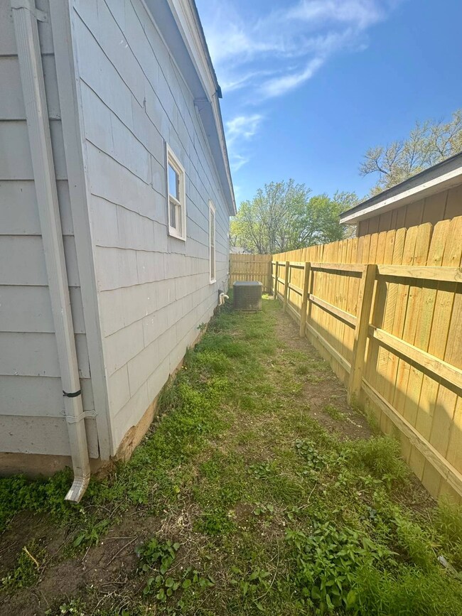 417 Valley St, Concordia, KS 66901 - photo 6