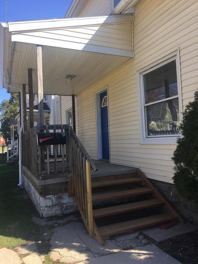 528 N Pine St, Lansing, MI 48933 - photo 5
