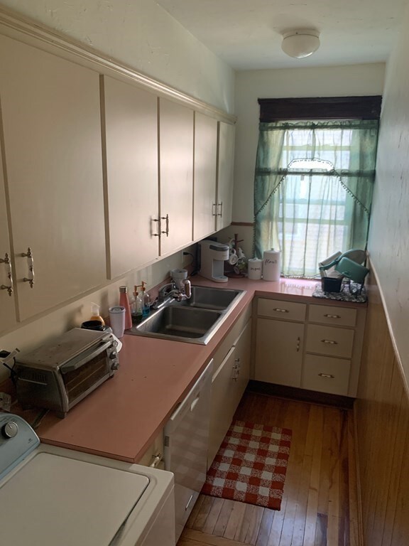 37 Derby St, Worcester, MA 01604 - photo 4