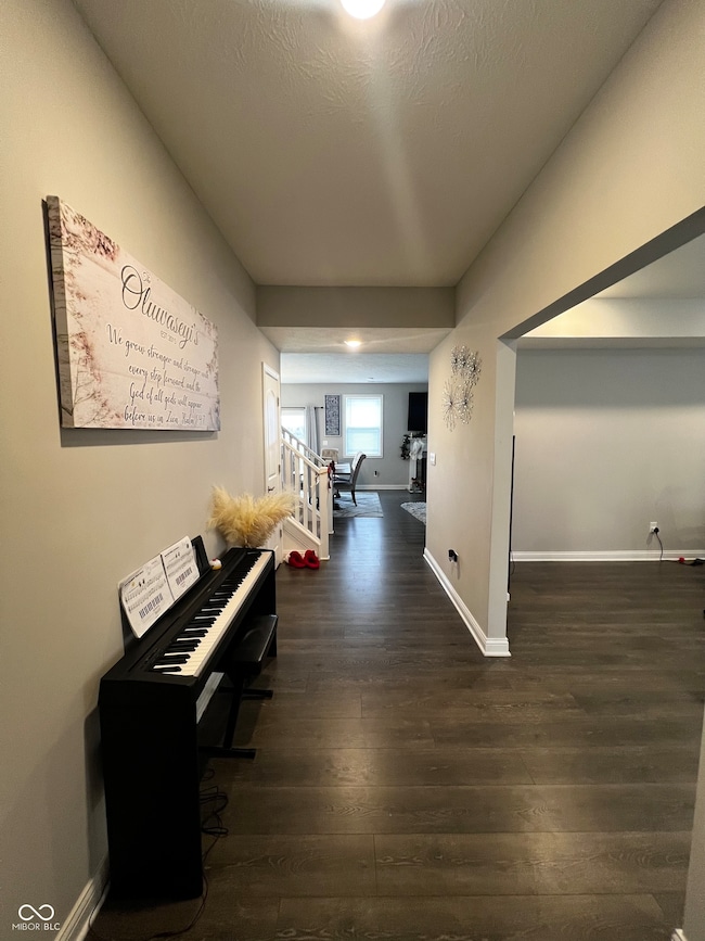 7329 Doyal Dr, Whitestown, IN 46075 - photo 2