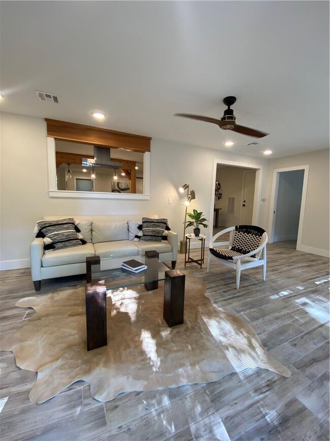 906 NW C St, Bentonville, AR 72712 - photo 4