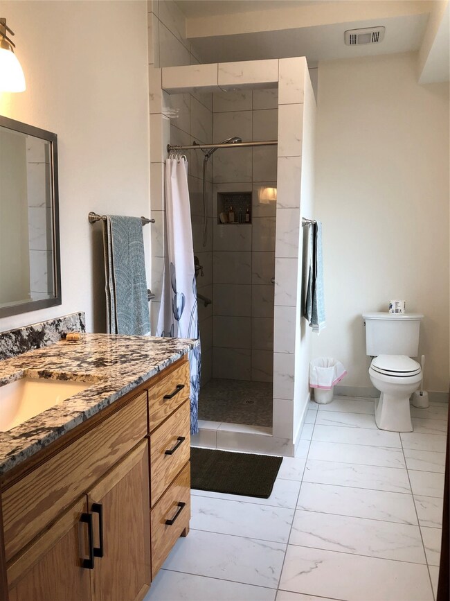 Bathroom that serves bedroom #1.