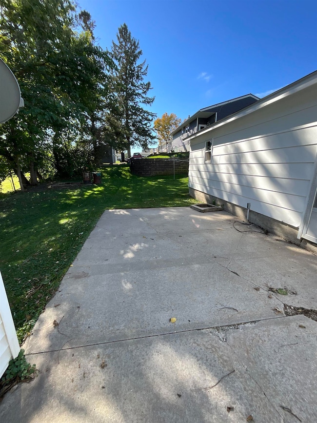 313 W Elm St, West Union, IA 52175 - photo 4