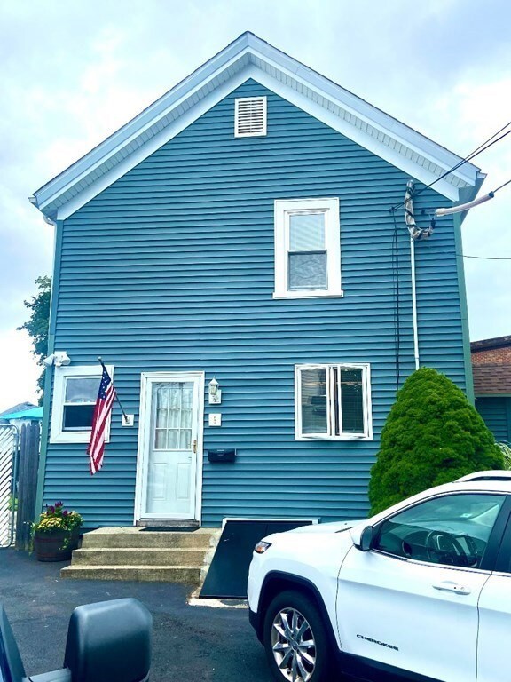 9 Lee St, Pawtucket, RI 02861 - photo 3