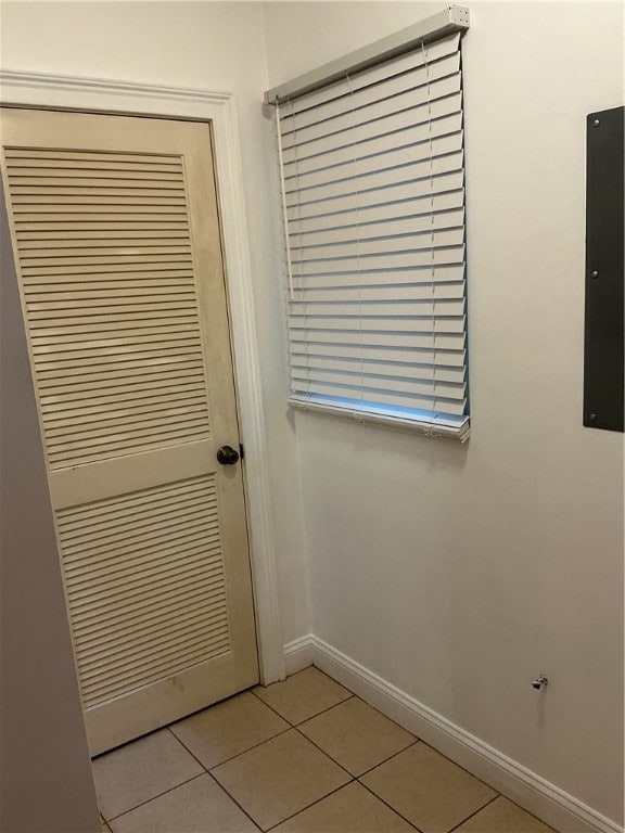 1032 W Shore Rd, Warwick, RI 02889 - photo 5