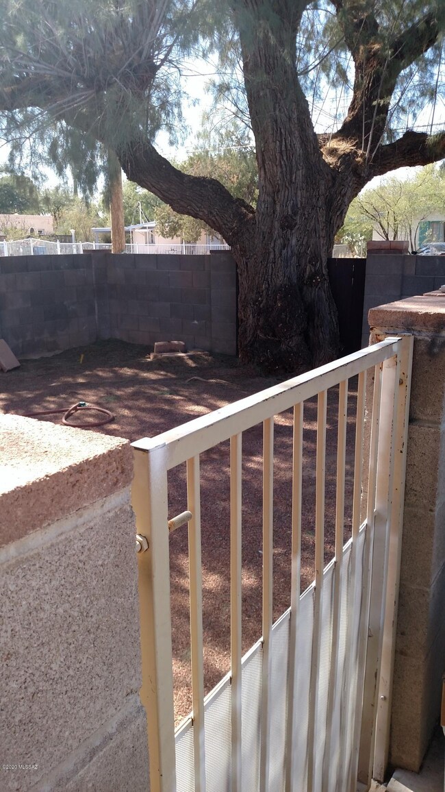 Front unit yard