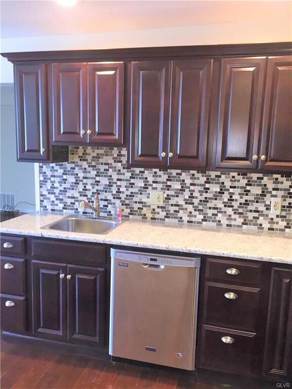 1549 Creekside Rd unit B32, Whitehall, PA 18052 - photo 7