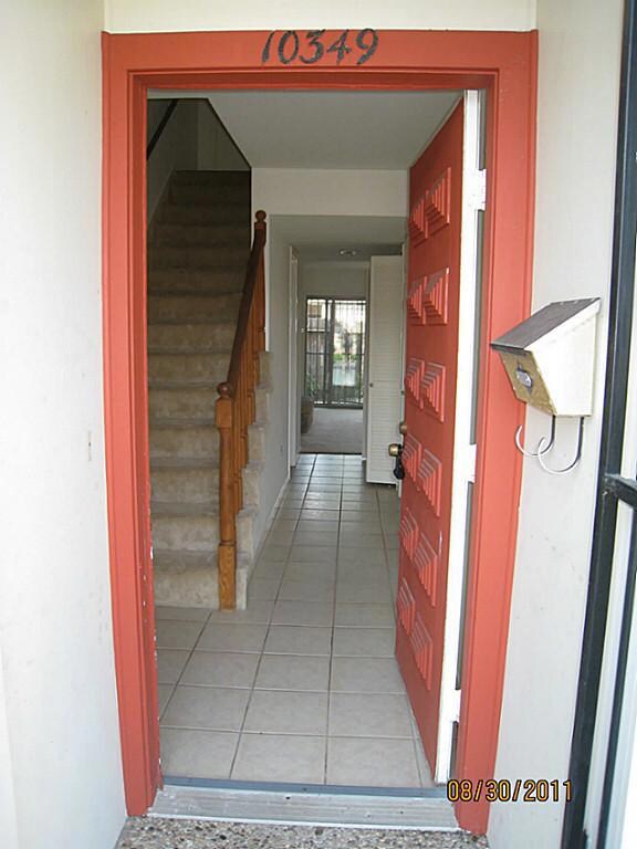 10349 Longmont Dr unit 35, Houston, TX 77042 - photo 6