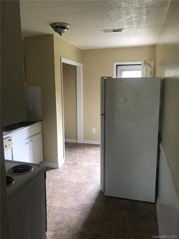 418 S Mulberry St, Statesville, NC 28677 - photo 4