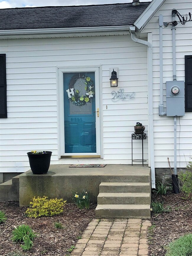 7669 S 400 W, Jonesboro, IN 46938 - photo 2