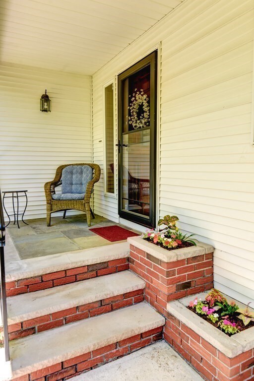 17 Treetops Ln, Danvers, MA 01923 - photo 3