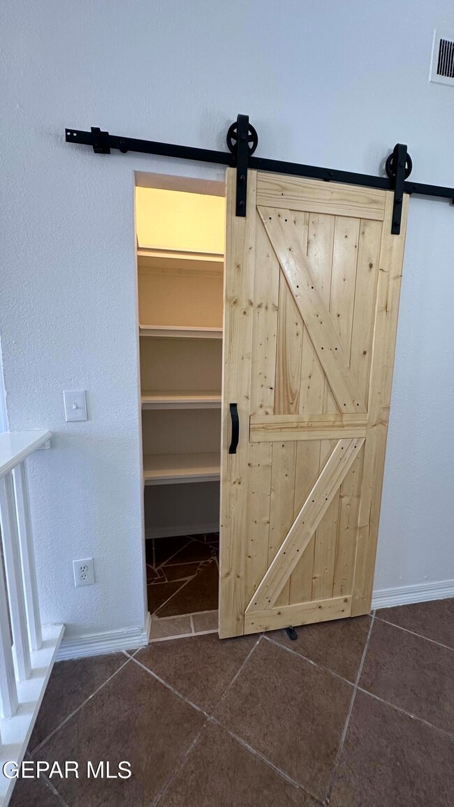 425 Las Palomas Dr, Horizon City, TX 79928 - photo 5