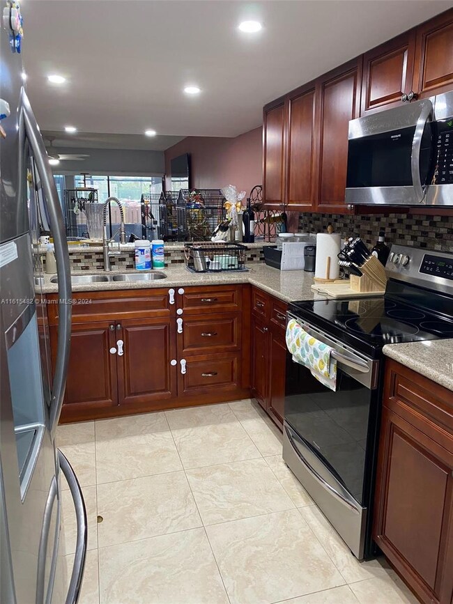 7124 SW 42nd Place, Davie, FL 33314 - photo 5