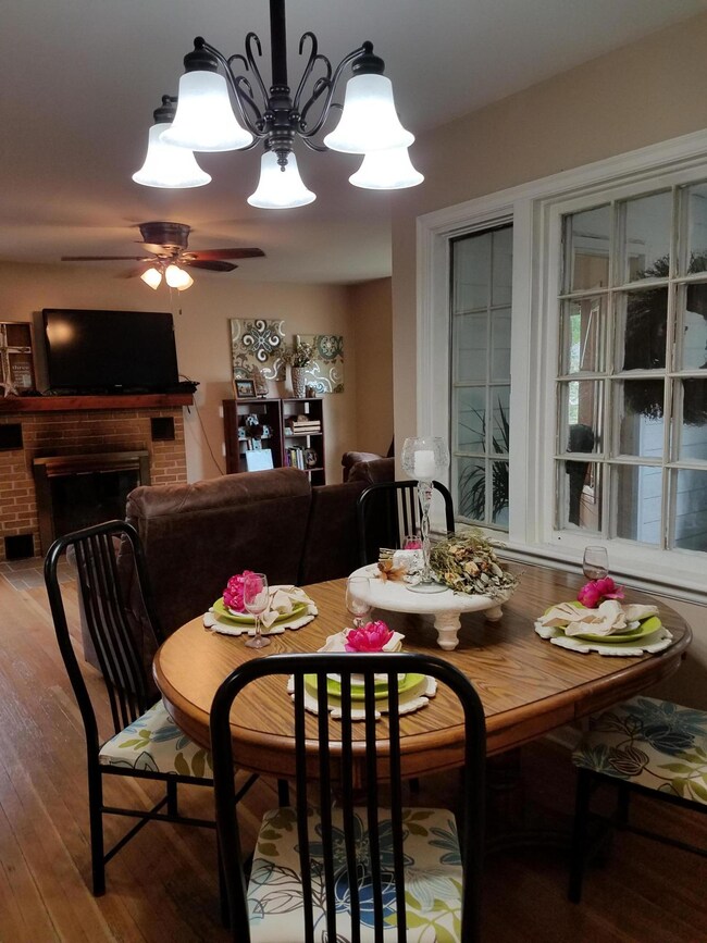 Dining v 4