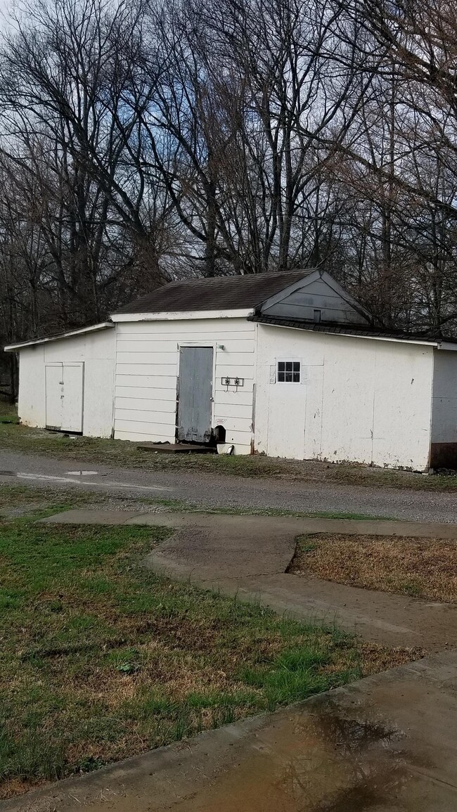 207 Gant Rd, Shelbyville, TN 37160 - photo 7