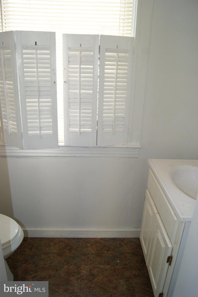 3902 W Strathmore Ave, Baltimore, MD 21215 - photo 6