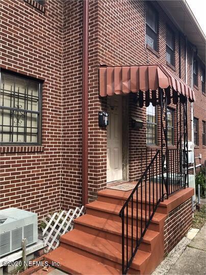 8384853560eb499d843e499050a17461_406x539