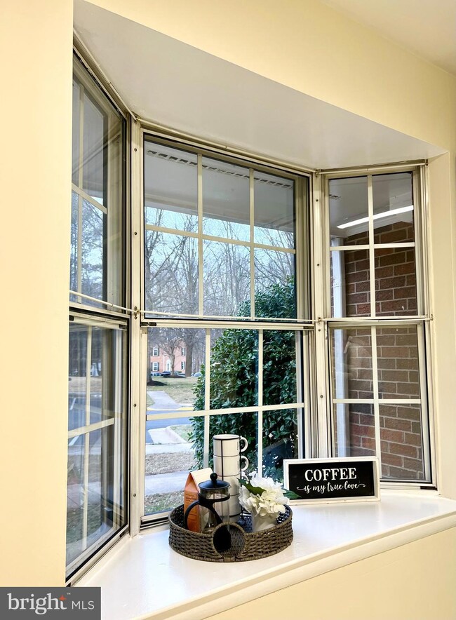 6431 Old Scotts Ct, Springfield, VA 22152 - photo 3