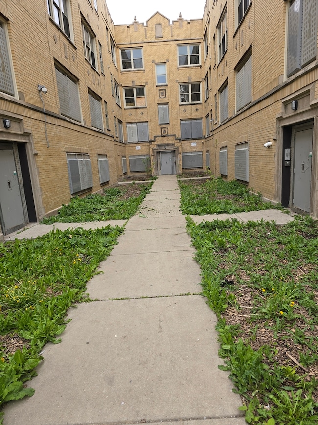 1015 N Pulaski Rd, Chicago, IL 60651 - photo 3