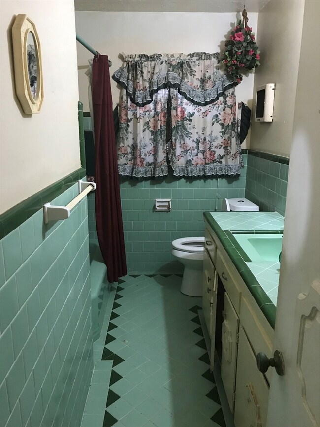 10202 Royal Oaks Dr, Houston, TX 77016 - photo 5