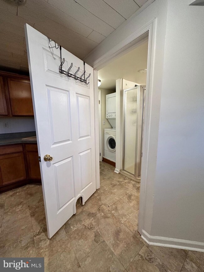 5125 Westland Blvd, Halethorpe, MD 21227 - photo 5